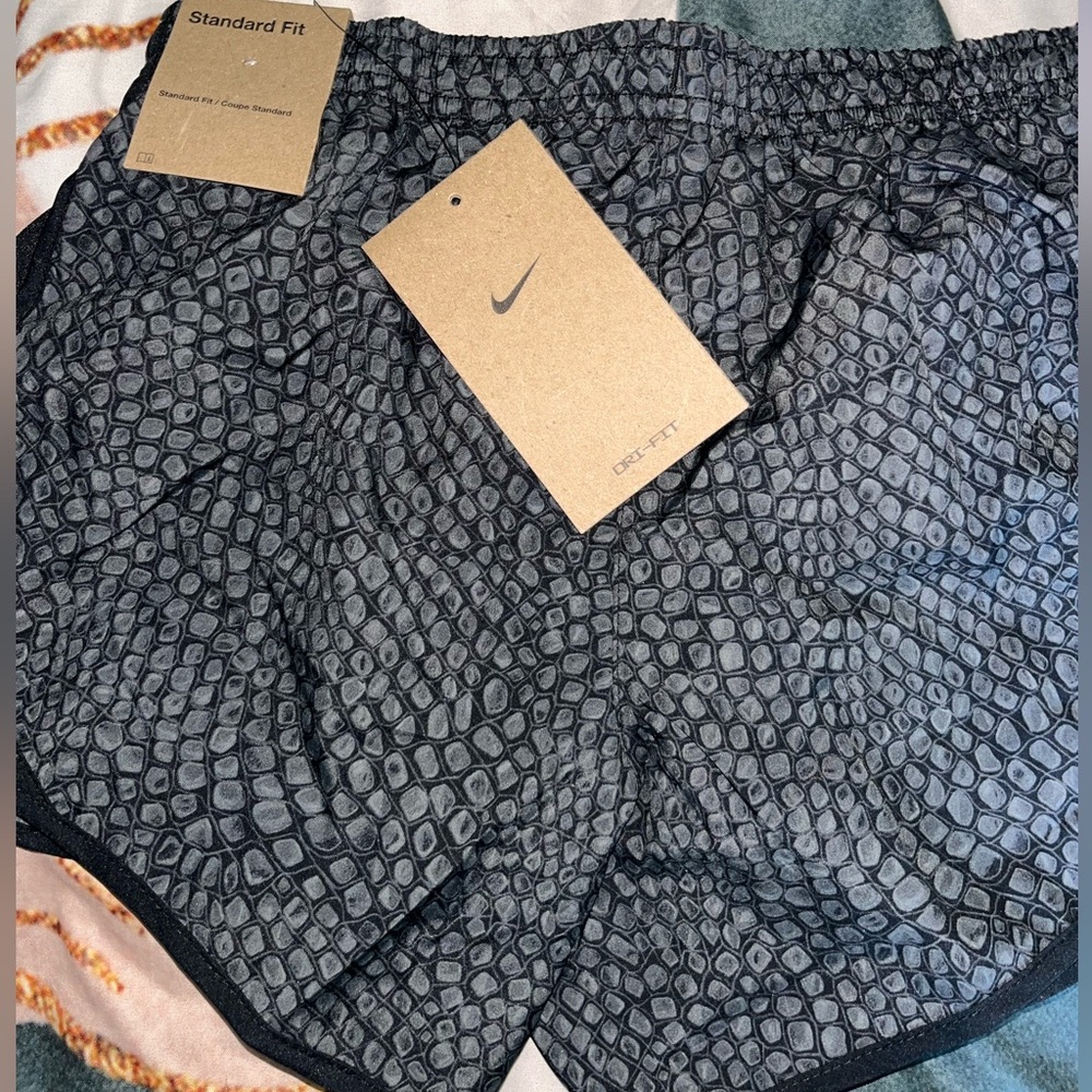 🔥BRAND NEW🔥 NIKE SHORTS